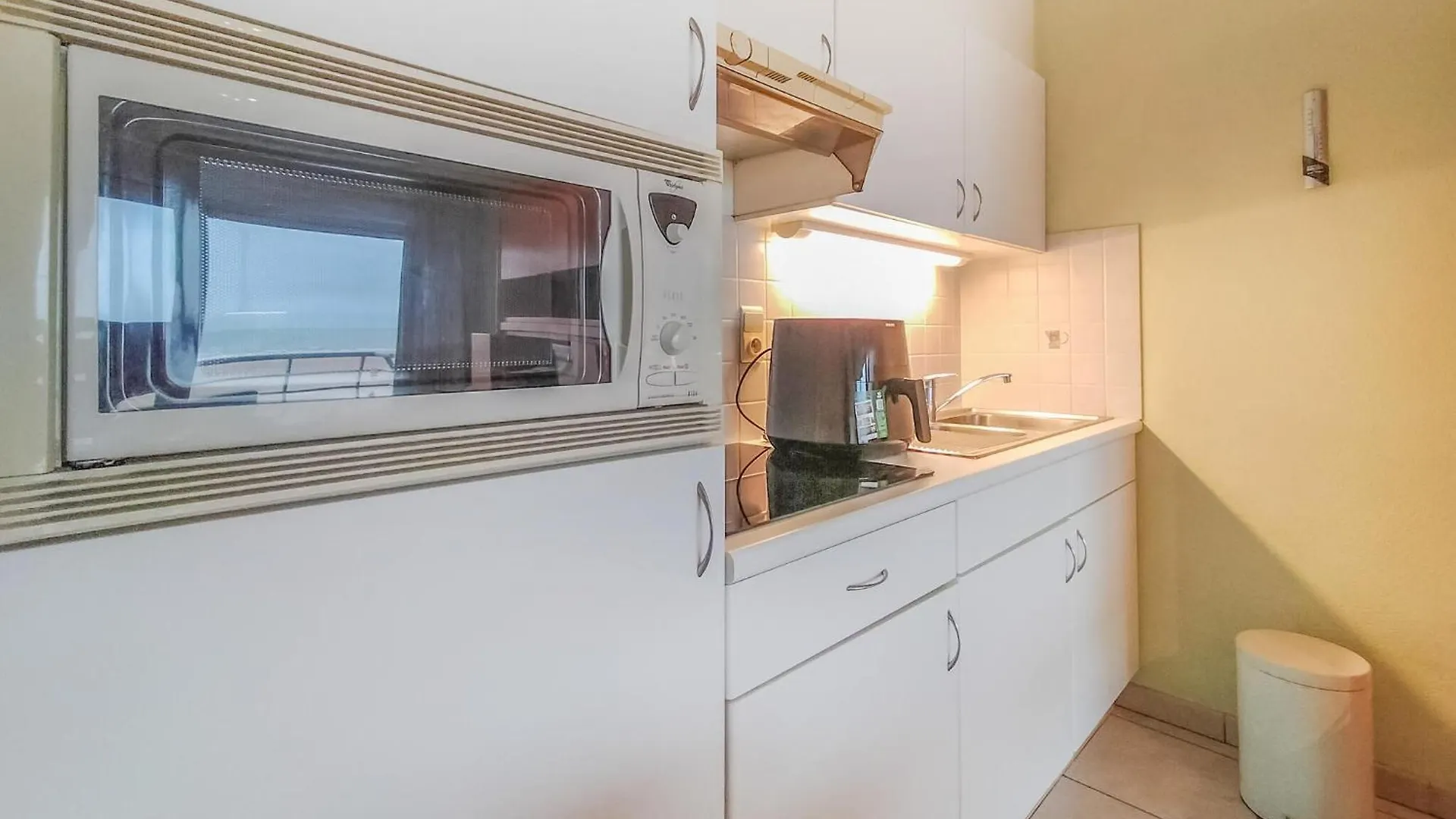 Awesome Apartment In Oostende With House Sea View 0*, Ostend
