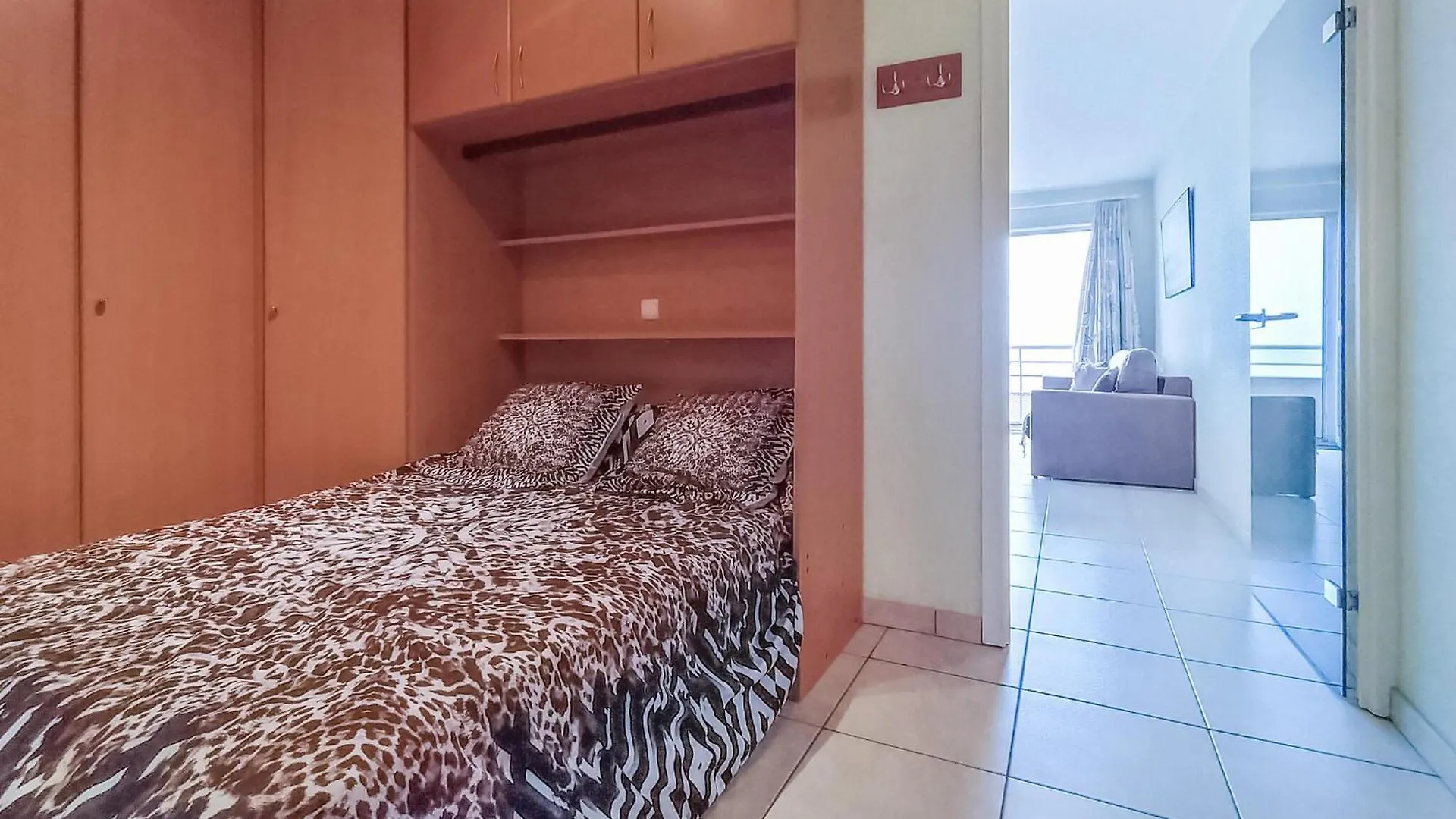 Awesome Apartment In Oostende With House Sea View