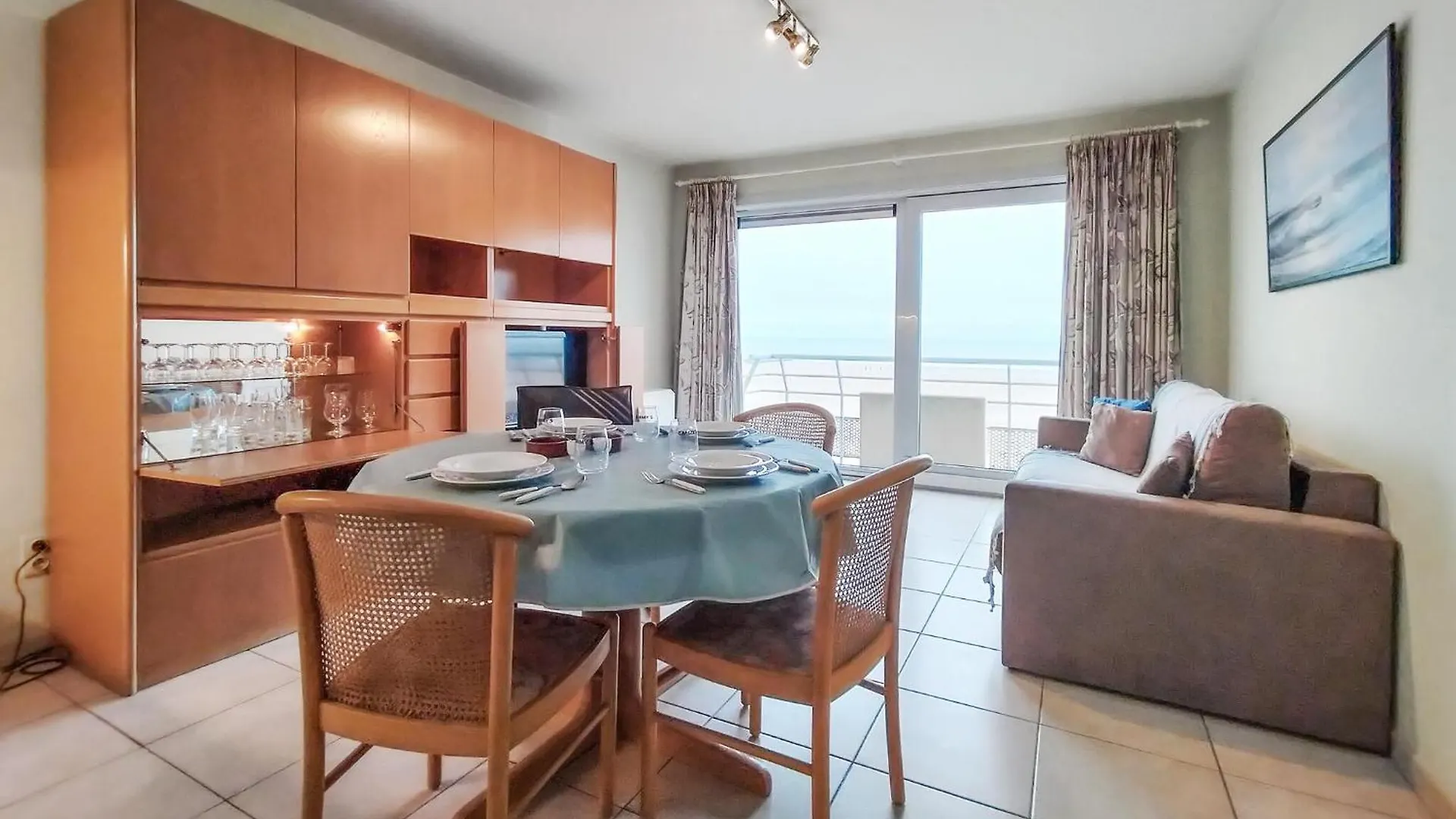Awesome Apartment In Oostende With House Sea View