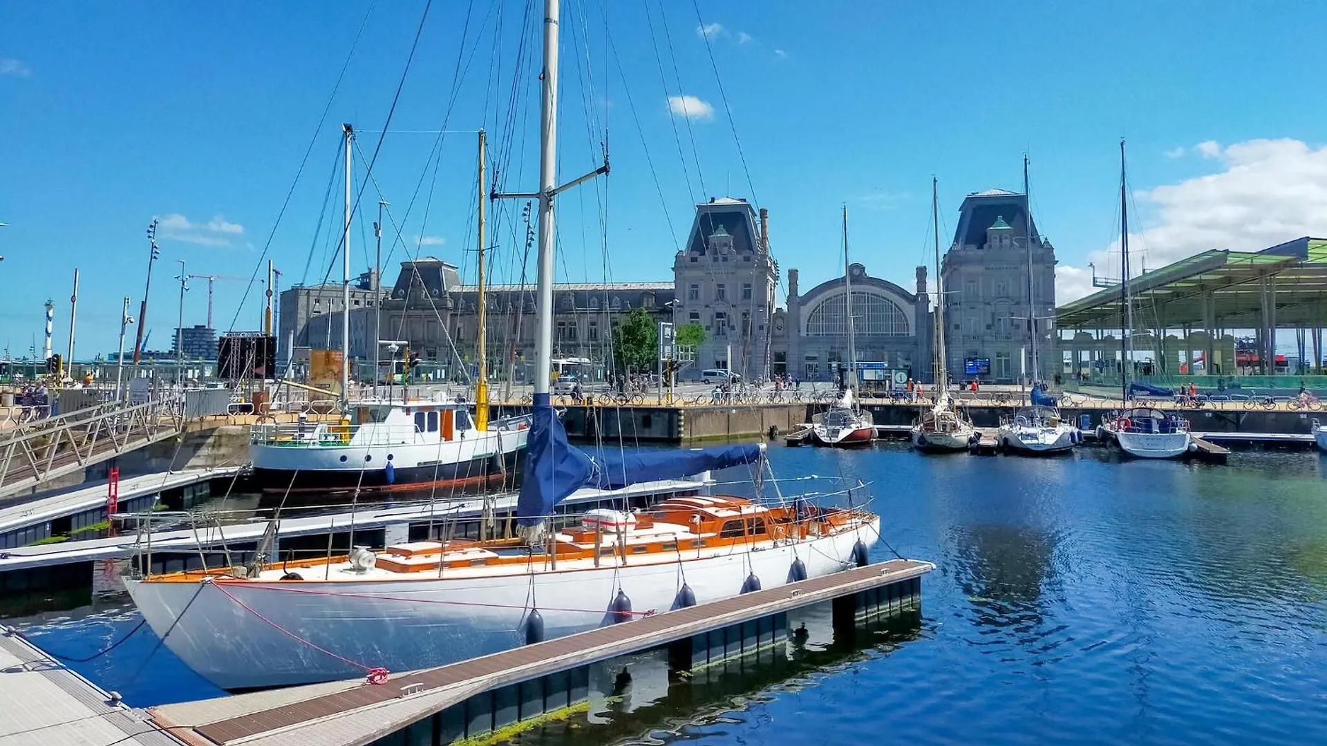 Awesome Apartment In Oostende With House Sea View