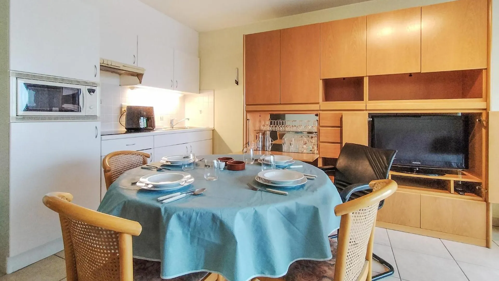 Awesome Apartment In Oostende With House Sea View