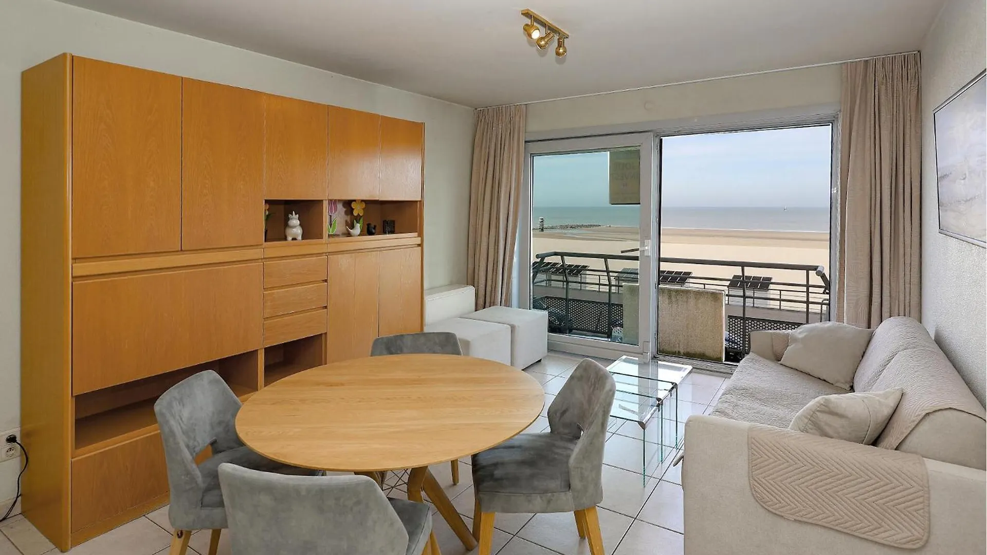 Awesome Apartment In Oostende With House Sea View  Ostend